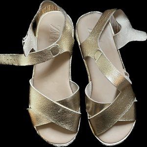 Zara Kids Size 32 Gold Dressy Sandals